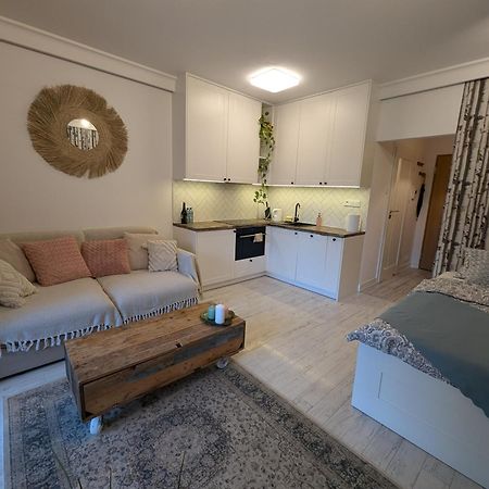 Botanical Escape Warsaw Apartment ภายนอก รูปภาพ