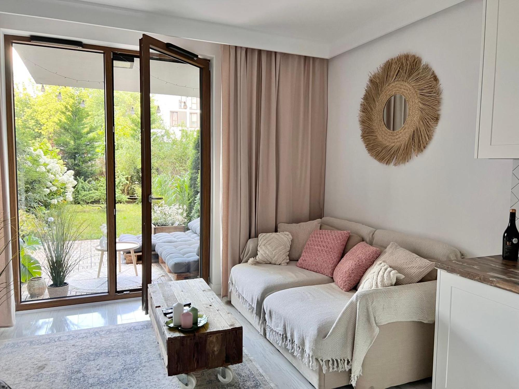 Botanical Escape Warsaw Apartment ภายนอก รูปภาพ