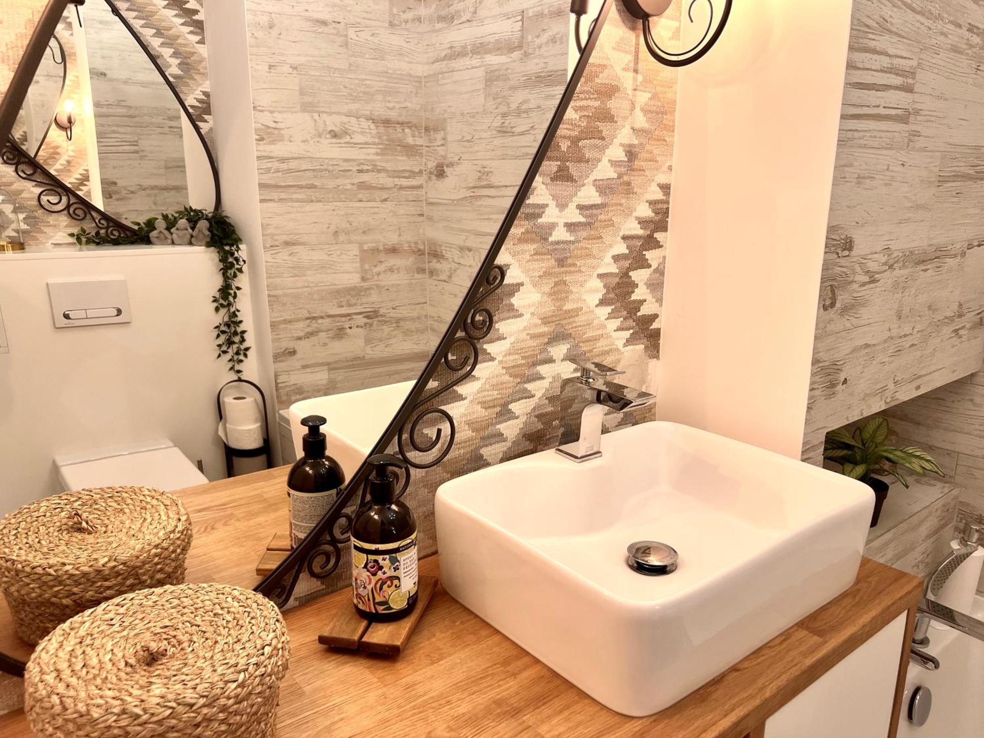 Botanical Escape Warsaw Apartment ภายนอก รูปภาพ