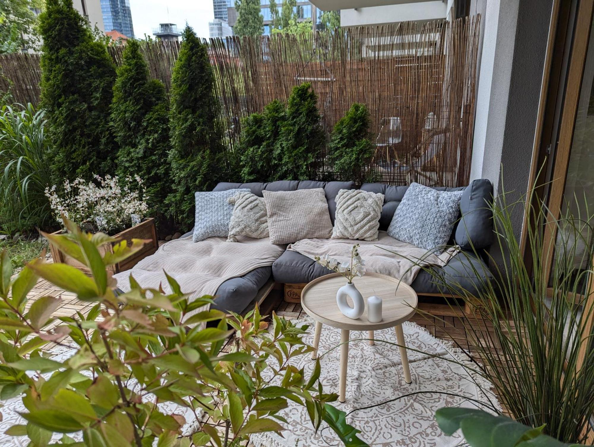 Botanical Escape Warsaw Apartment ภายนอก รูปภาพ