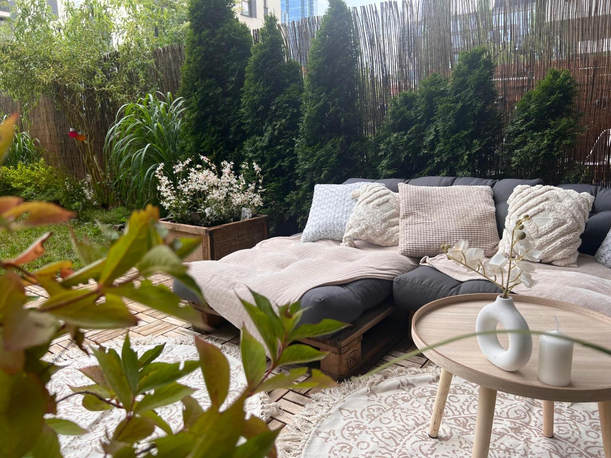 Botanical Escape Warsaw Apartment ภายนอก รูปภาพ
